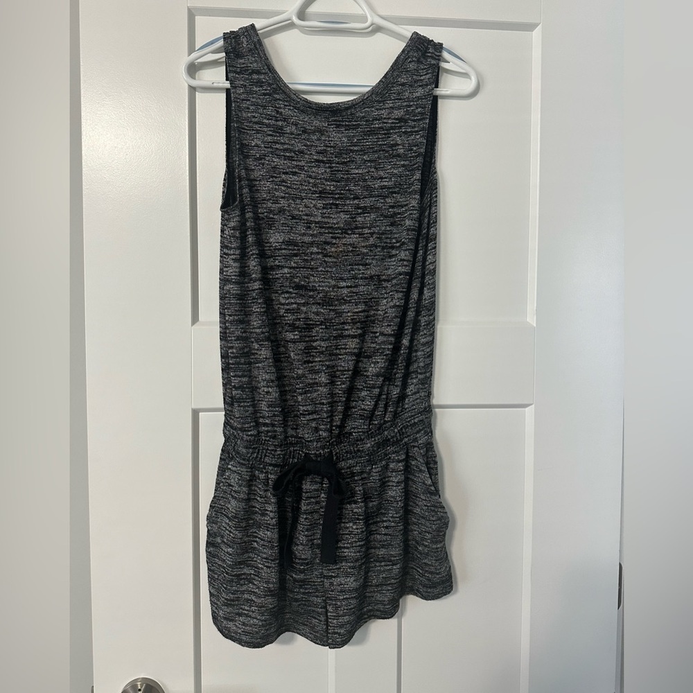 Aritzia Wilfred Free shorts romper size small